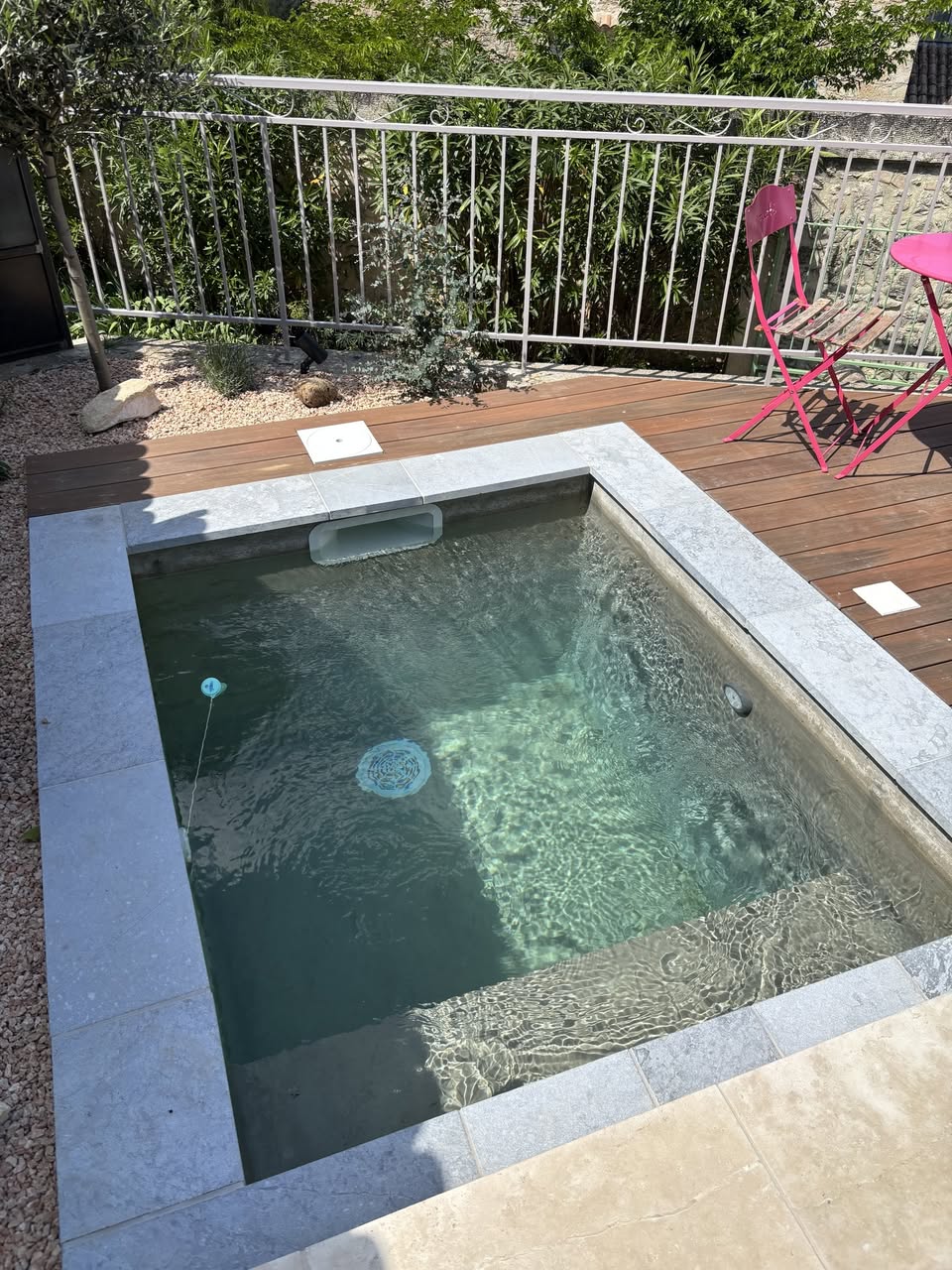 Rénovation d’une maison et construction d’un bassin dans un “village patrimonial” (30)